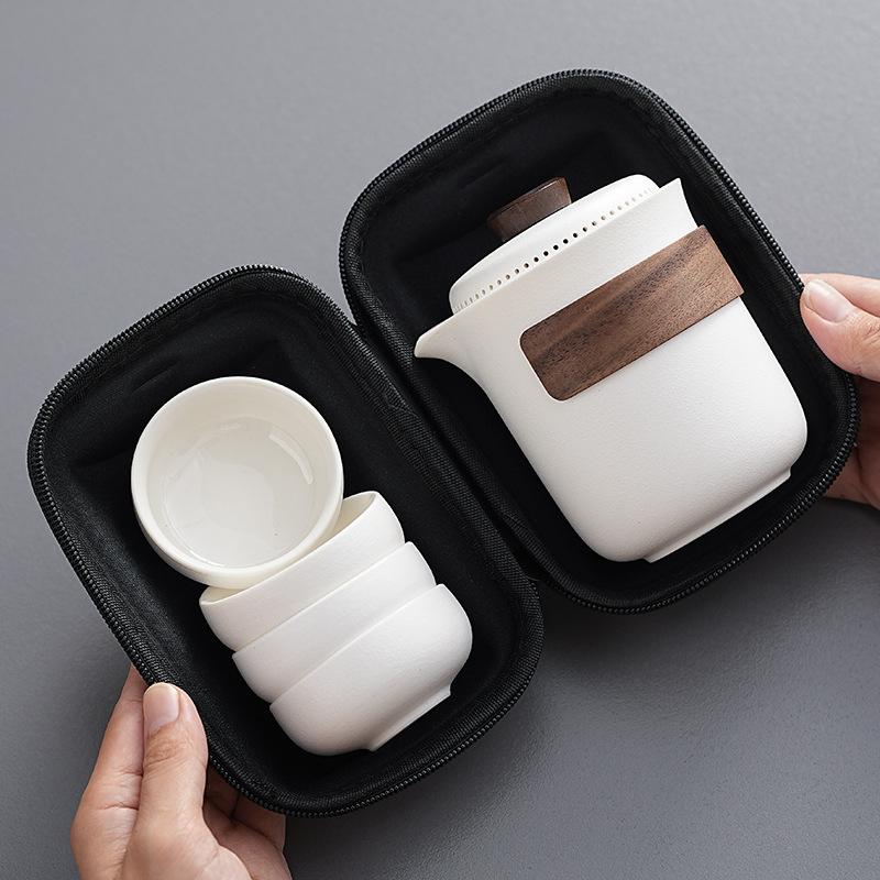 Chinesisches Reise-Kung-Fu-Teeset kleines Set Haushalt einfach Teekanne Keramik-Teetasse Outdoor-Tablett tragbare Tasche