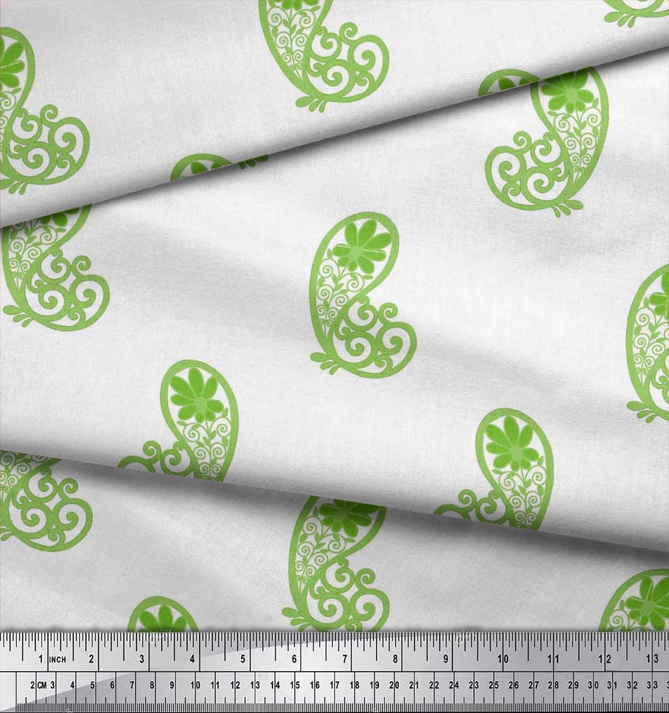 Soimoi Černá japonská krepová saténová tkanina Floral & Paisley Print Fabric v metrech 42 palců