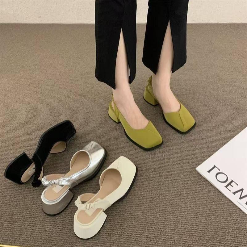 

The new 2025 skirt summer square head shoes annual bag head sandals wear with thick heels and shallow mouth single shoes French fairy 40