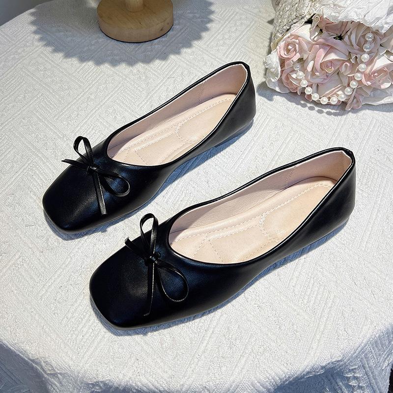 Single shoes women's 2025 new soft-soled shallow-mouth Doudou shoes spring and autumn British style small leather shoes bridesmaid shoes flat-soled f