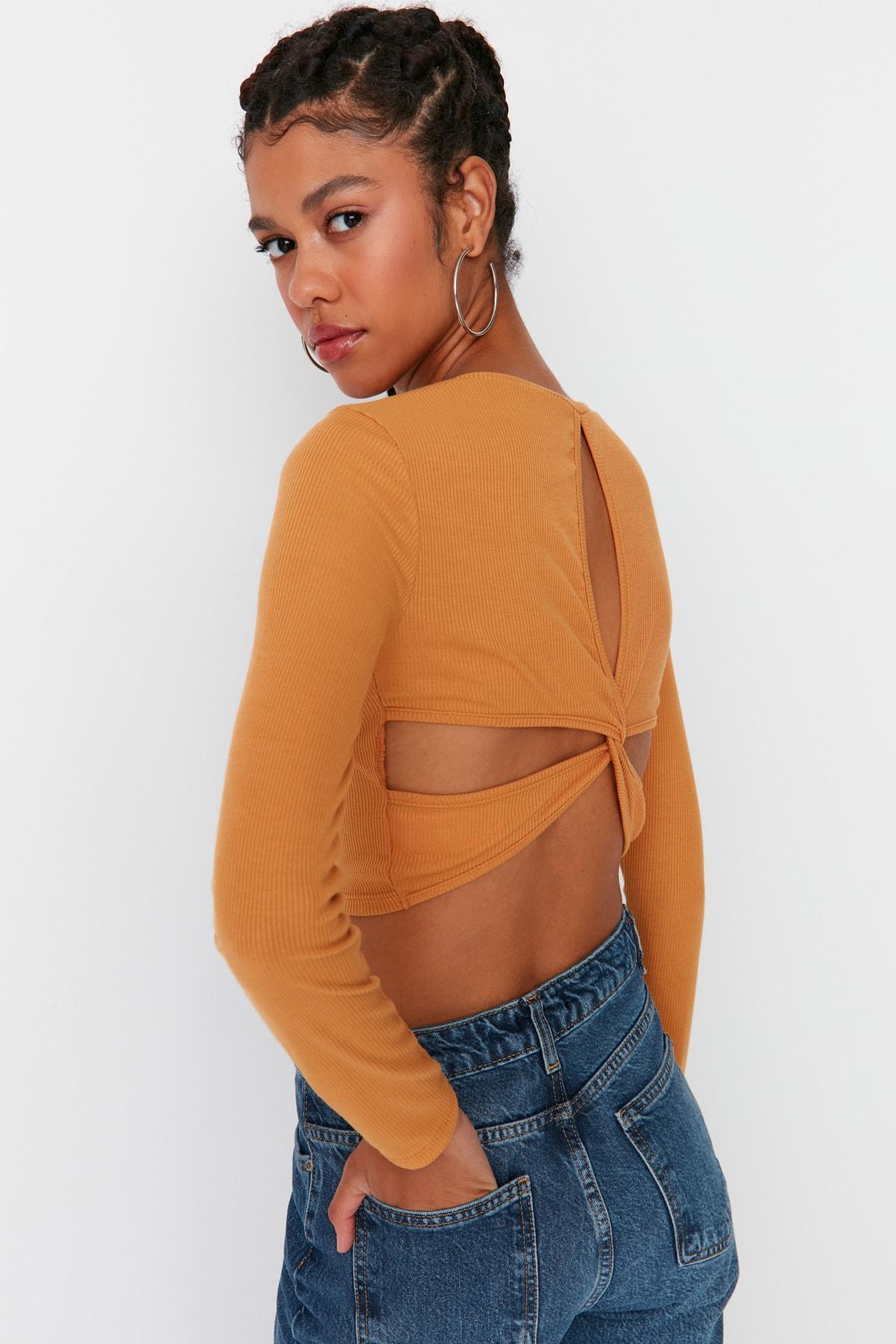 

Блуза - Коричневый - Классический крой