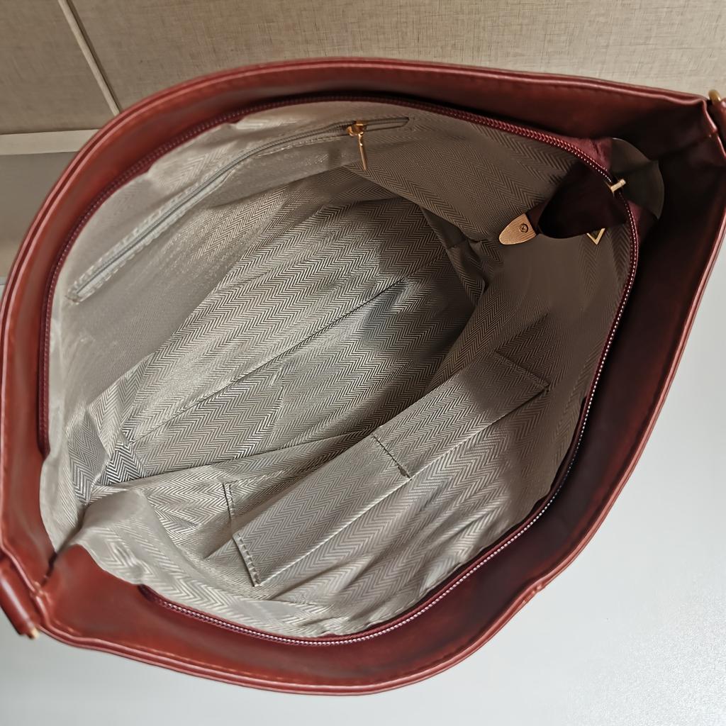 Large capacity crossbody bag, fashionable women's shoulder bag, retro new women's bag, suitable for parties, travel, and work.
