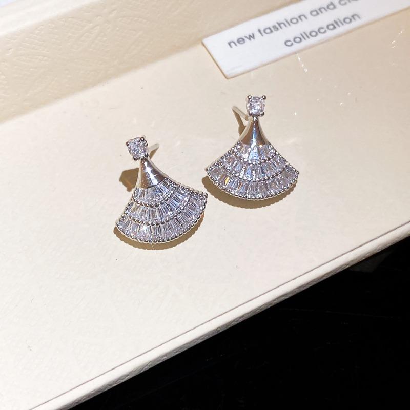 K Real Gold Electroplated Silver Needle Zircon Fan Stud Earrings, Earrings, Casual Simple Temperament Earrings, Light Luxury Niche Earrings.