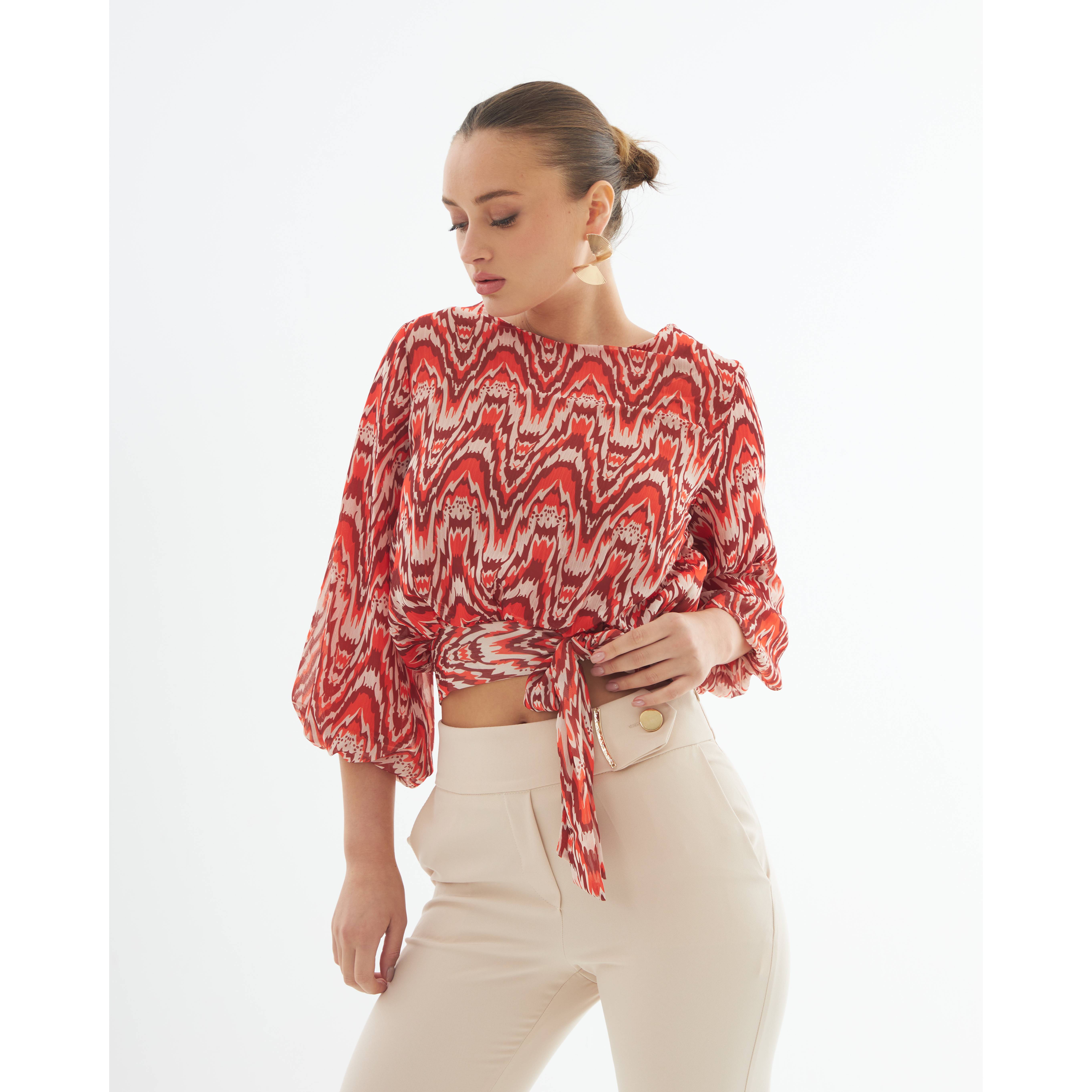 

Женский стиль, модная блузка с круглым вырезом и поясом на талии