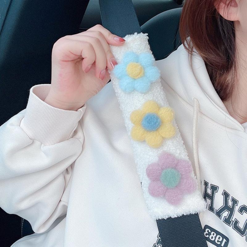 Car Seat Belt Shoulder Protector Cute Floral Creative Lamb Wool Personalized Seat Belt Shoulder Protector