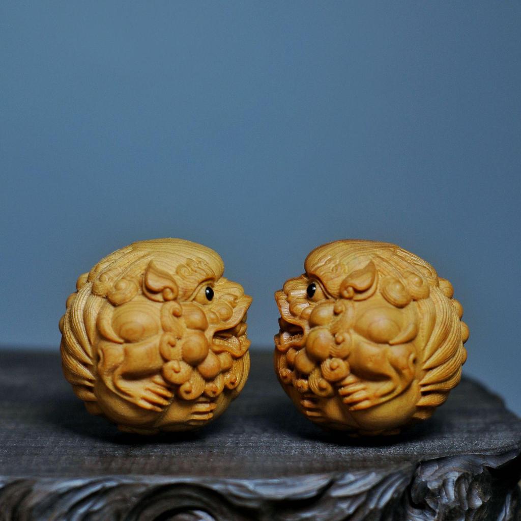 Cypress Wood Lion Head Pixiu Hand Massage Ball for Seniors