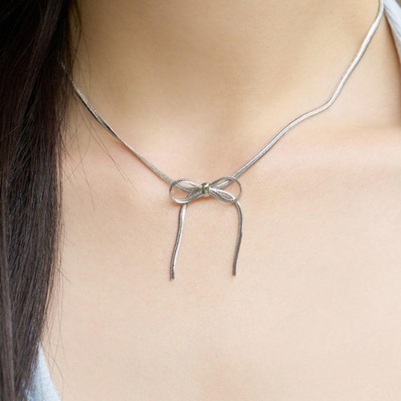 FANTASTIC PLANET Point Ribbon Snake Chain Necklace