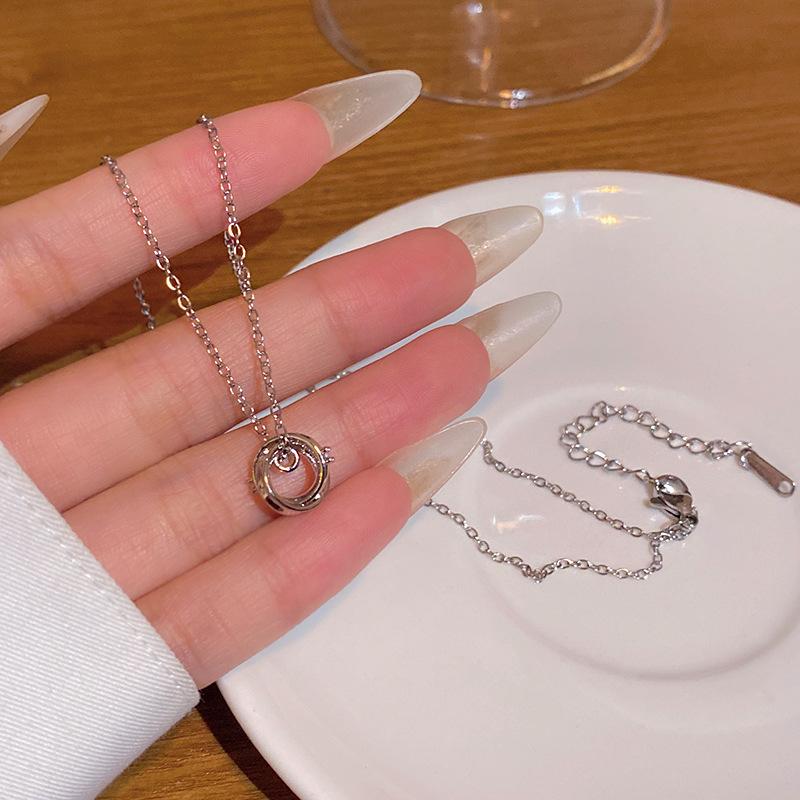 High-end Super Flash Zircon Titanium Steel Necklace Women's Versatile Niche Temperament Silver Collarbone Chain Internet Celebrity New Accessories