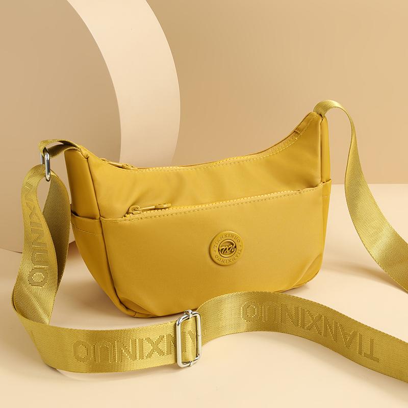 Leichte Nylon-Umhängetasche für Damen, lässige Schulterhandtasche mit verstellbarem Riemen