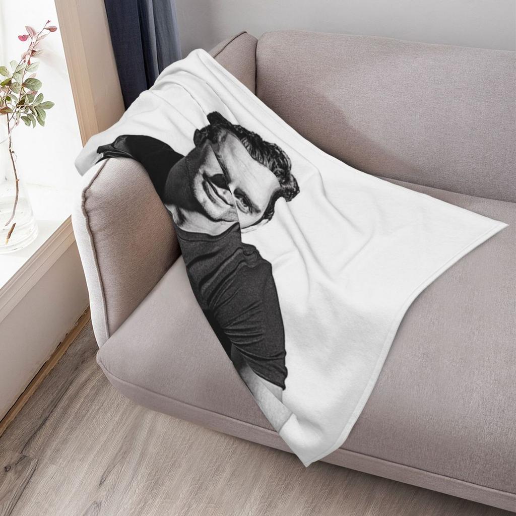 B&W HENRY Throw Blanket Versatile Cozy Throw Blanket for All Occasions