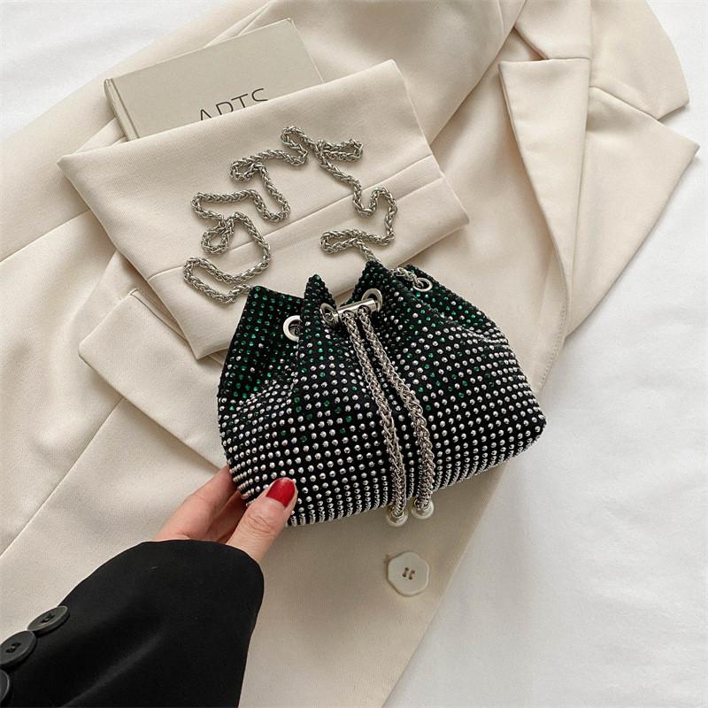 Fashionable Casual Bucket Bag For Women With Chic Chain Detail And Soft Pu Material зелёный