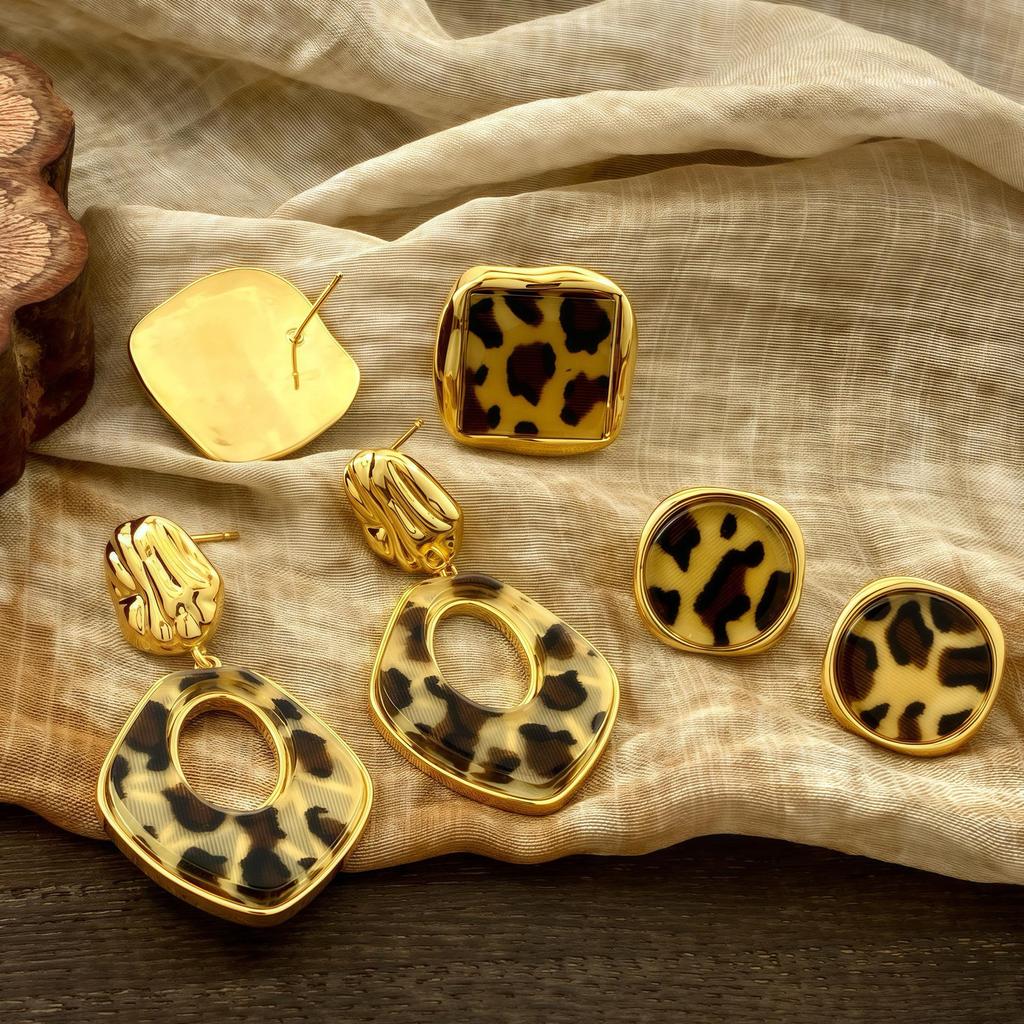 Exquisite Diamond Leopard Print Circle Earrings: Light Luxury, Fashionable, High-End Dangle Jewelry for Women