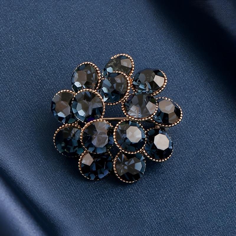 Retro Flower Silence Brooch, High-end Women's Luxurious and Elegant Crystal Brooch, Niche Design Sense Brooch