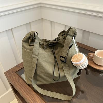 Große Kapazität wasserdichte Nylon Tuch Kordelzug Plissiert Umhängetasche Reise Freizeit Messenger Bucket Bag