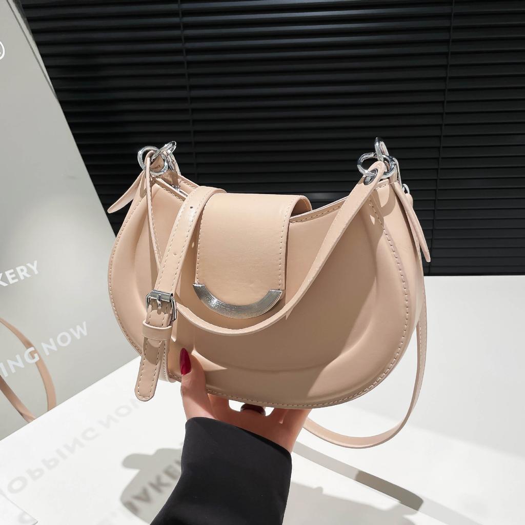 Textured bag women's large-capacity fashion niche women's shoulder messenger bag versatile underarm saddle bag