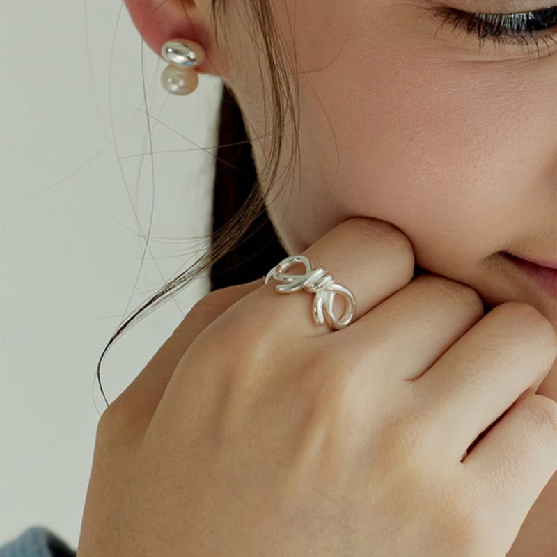 murmur [925silver]Volume ribbon tie ring