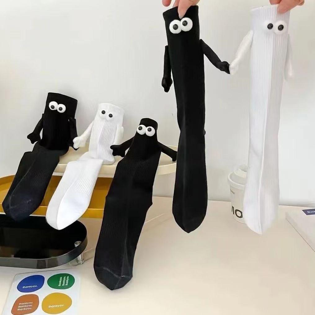 1 paio di club celebrità ins moda divertente creativo attrazione magnetica mani nero bianco cartone animato occhi coppie calzini Sox