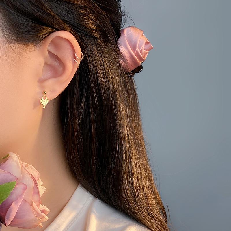 Personalized English Love Earrings for Women Sweet Cool Style Fashion Peach Heart Earrings