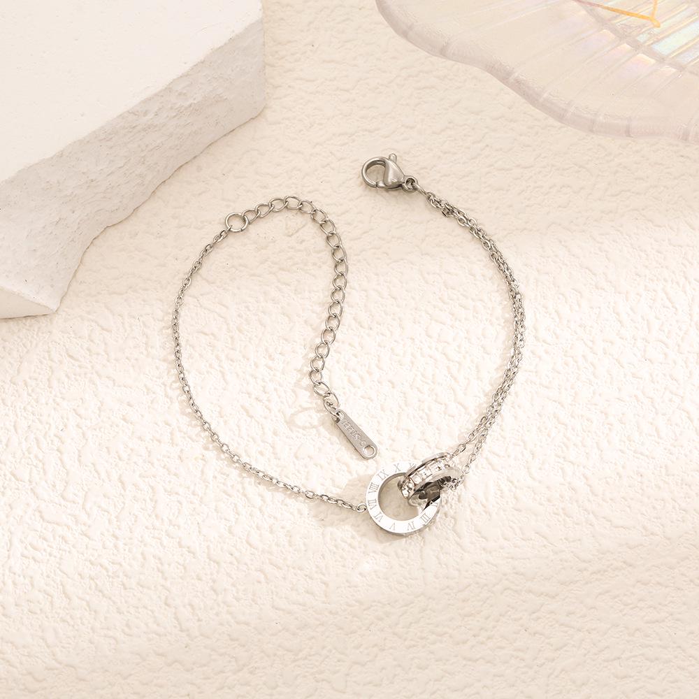 Colorfast Korean-Japanese Titanium Steel Women's Bracelet - Versatile, Fashionable Hand Jewelry.