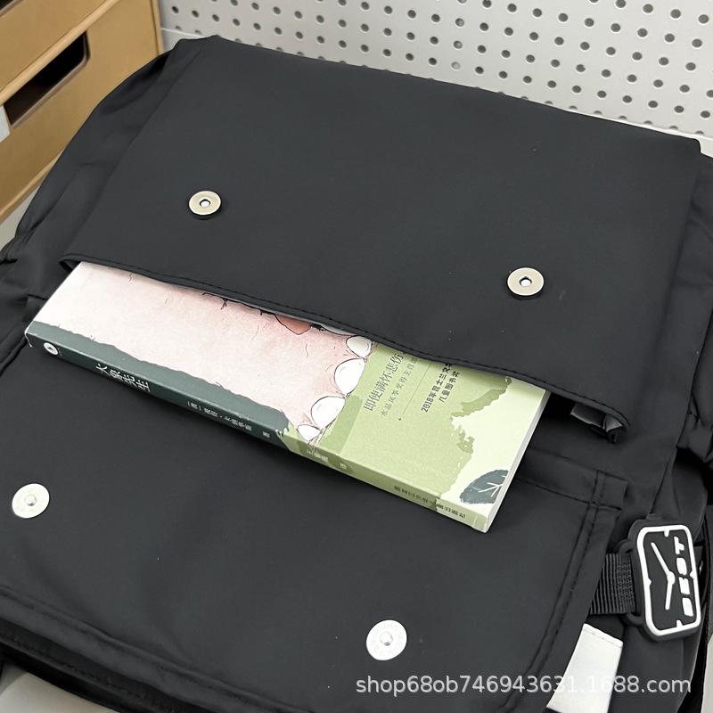 Unisex Durable Tote Bag: Large Capacity, Scratch & Wear-Resistant, Lightweight Crossbody for Students & Professionals.