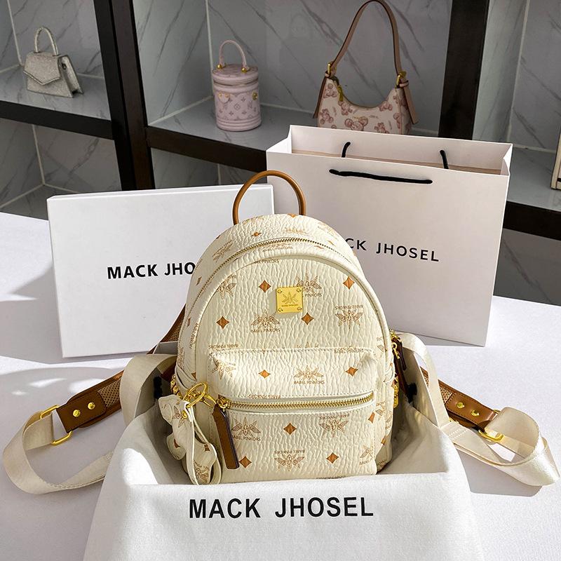 Super Popular Backpack with Large Capacity and Fashionable Backpack Wholesale, Multiple Pockets