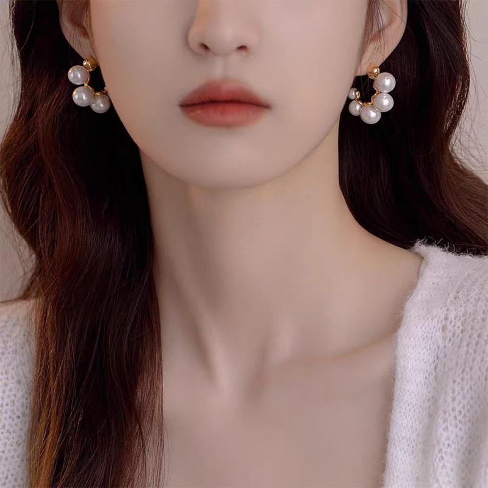 Cercei cu perle Cercei de damă de înaltă calitate