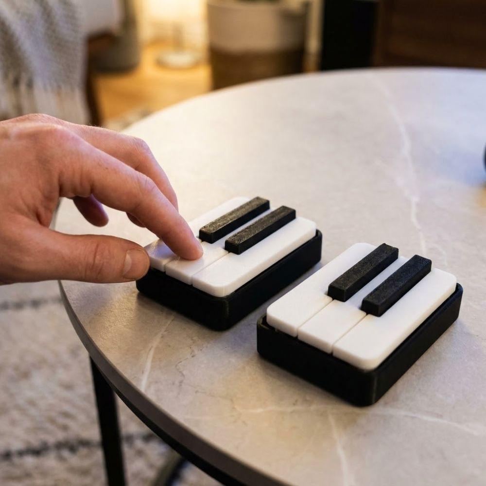 Novelty Piano Stress Clicker Keychain 5-key Press Piano Key Fidget Figurine Backpack