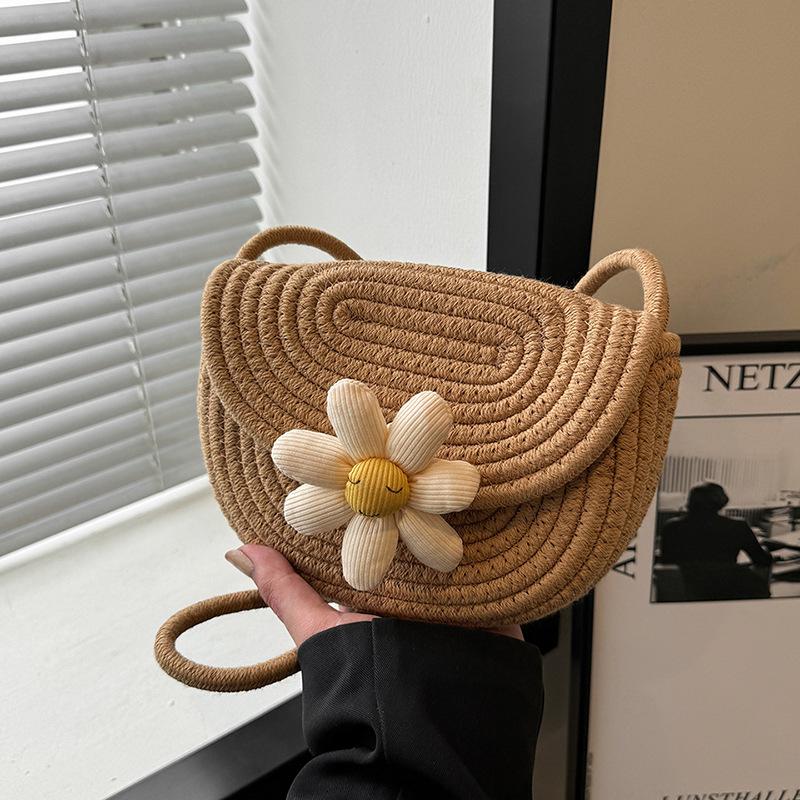 Saddle Bag 2025 New Bag Summer Seaside Beach Shoulder Niche Messenger Bag Handmade Straw Holiday Woven Bag
