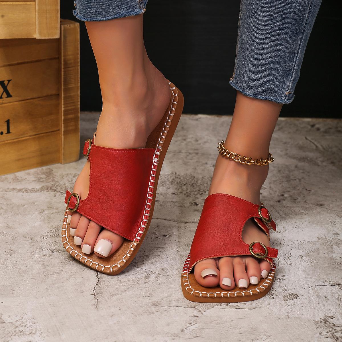 

2025 summer new European and American style one-word cool slippers flat bottom fashion foreign trade large size slippers 36 бордовий