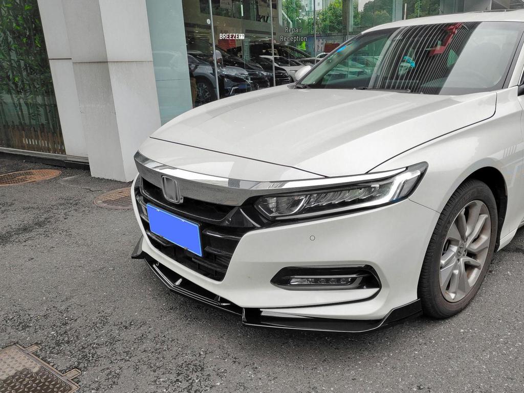 2018 Accord 10. Generation Aggressives Kit: Frontlippe, Splitter, Heckflügel, Dachspoiler, Hecklippe, Seitenschweller.