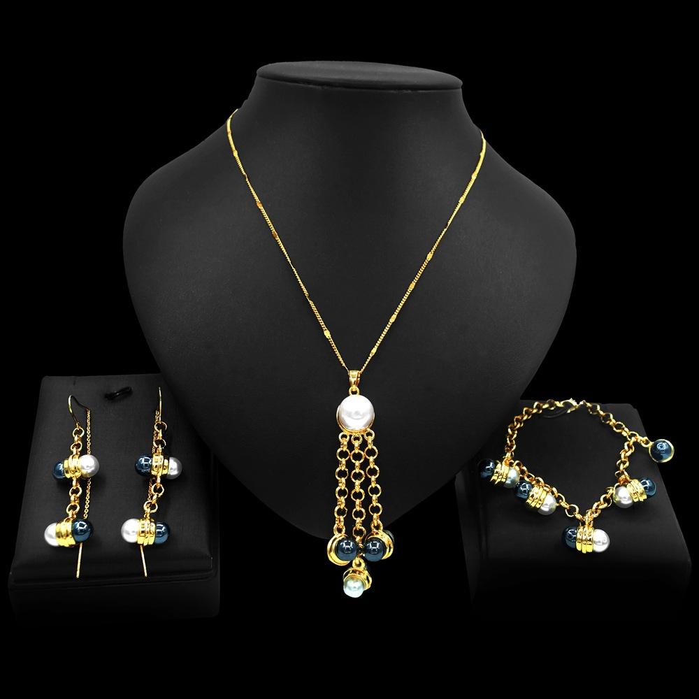 

Модный гальванический комплект ювелирных изделий из золотого цинкового сплава Дубая, ожерелье, браслет, кольцо для ушей, трехсекционный женский