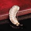 Lanhao Korean Palace Style Brooch: Gold Pearl Feather Retro Corsage, Versatile Women's Accessory XZ336