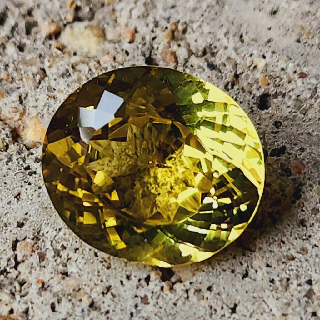 14 Ct Heated PITAMBARI Yellow Sapphire Oval Cut CERTIFIED Loose Gemstone