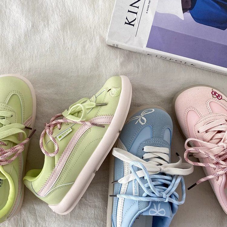 Dexun Shoes Women's 2025 New Popular Dopamine Niche Design Sense Versatile Little White Shoes Flat Mango Head Women's Shoes