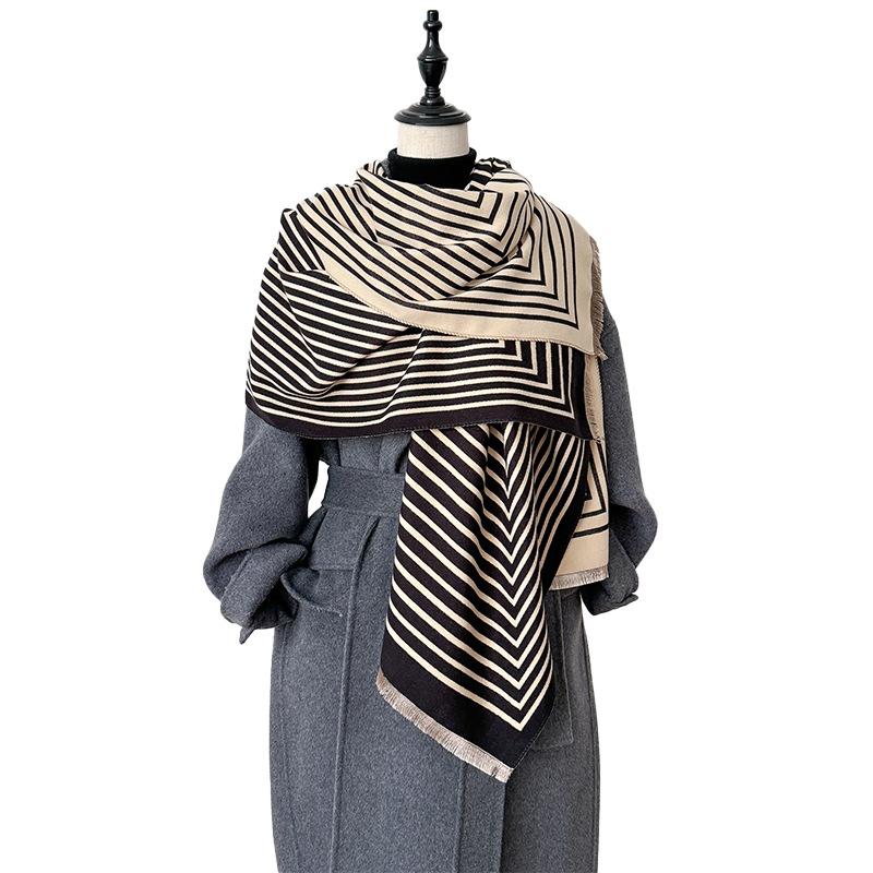 Geometric stripes are contrasting colors, double-sided imitation cashmere scarf, winter high-end warm shawl
