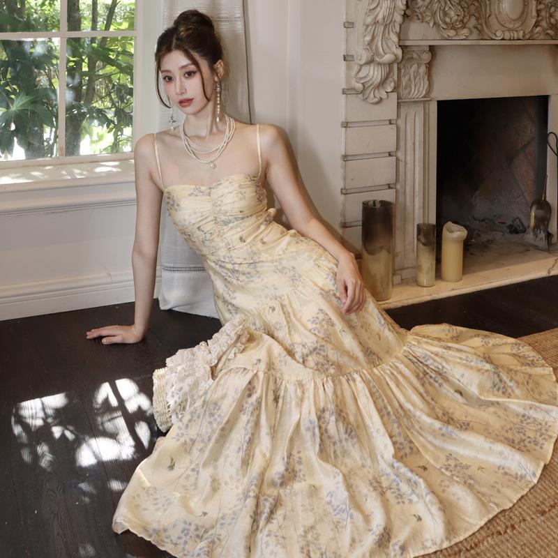 Бегония Высококачественное Французское Длинное Платье, Желтое Цветочное Платье на Бретельках Летнее S