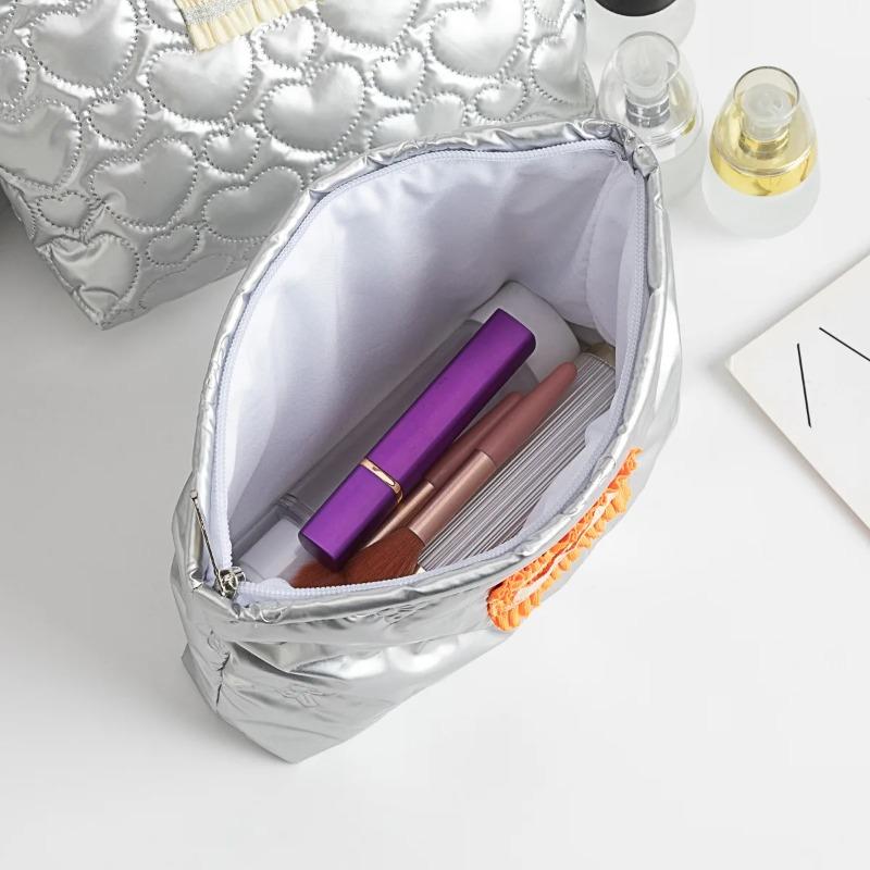 Women's Large Capacity Quilted PU Leather Makeup Bag -Travel Cosmetic Organizer Case Silver Wash Pouch with Inner Compartments