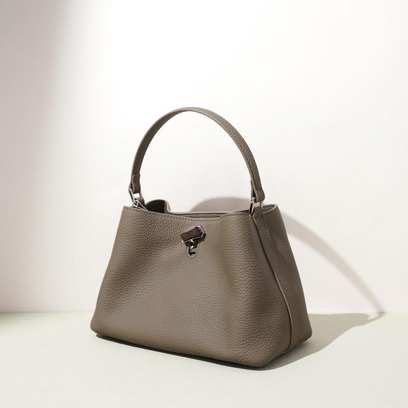 2026 Bag Leather Portable Bucket High-end Commuting Shoulder Niche Fashionable Exquisite Cross-body