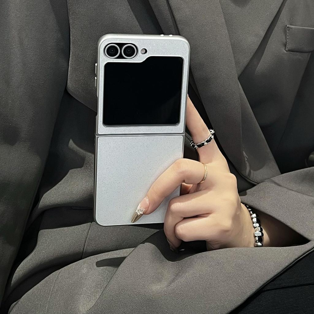 Samsung ZFLIP7 Frameless Bright ZFLIP6 Breathable Heat Dissipation Simple and Advanced Folding Mobile Phone Case