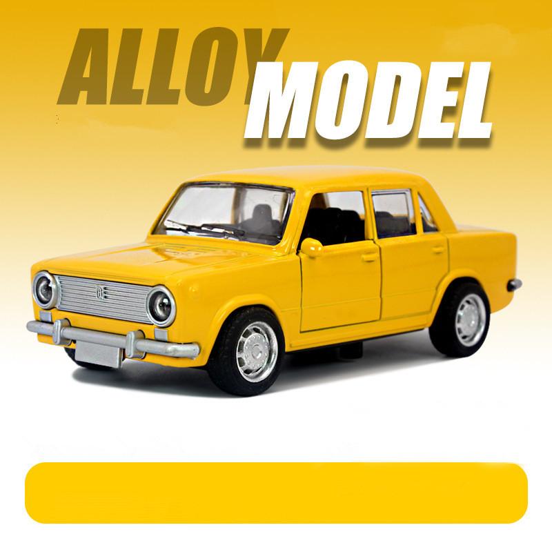 1:36 LADA Legeringsbilmodell Støpte leker Kjøretøyer Uten Lys & Lydeffekt Bil For Gutter Bursdagsgaver Leker for barn Biler