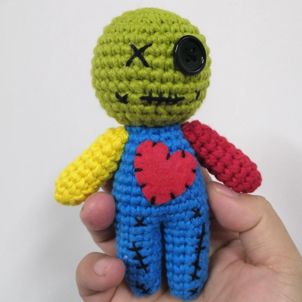 Verschiedene Farben Handgemachte Thailändische Voodoo-Puppe Einzigartiges Gruseliges Horror-Party-Ornament Hexerei Scherz-Requisiten für Halloween Weihnachtsdekoration