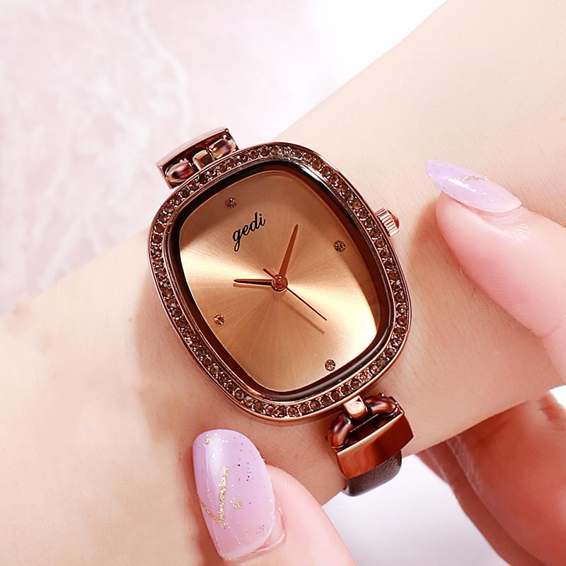 

Gedi Vintage Woman Watch With Quartz Movement And Water Resistance For Casual Wear Coffee