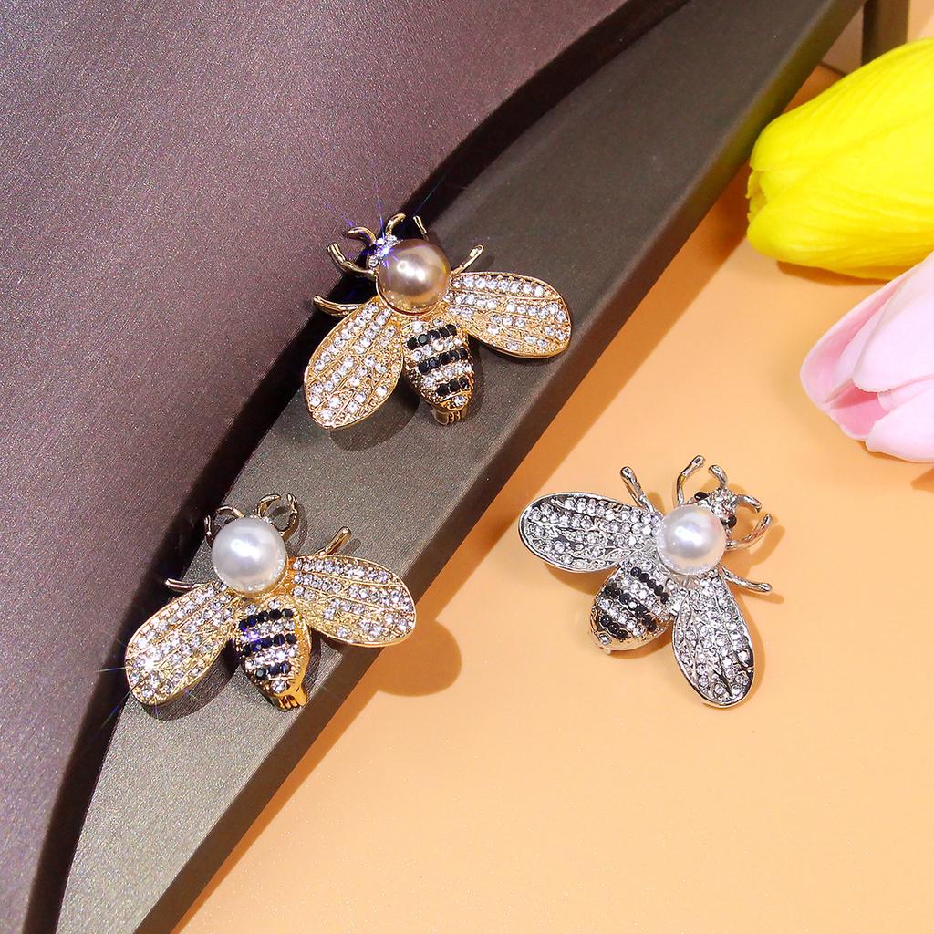 Fashion Pearl Bee Brooches Rhinestone Flower Safety Pins for Women Shirt Dress Scarf Buckle Accessories Office Leisure Jewelry