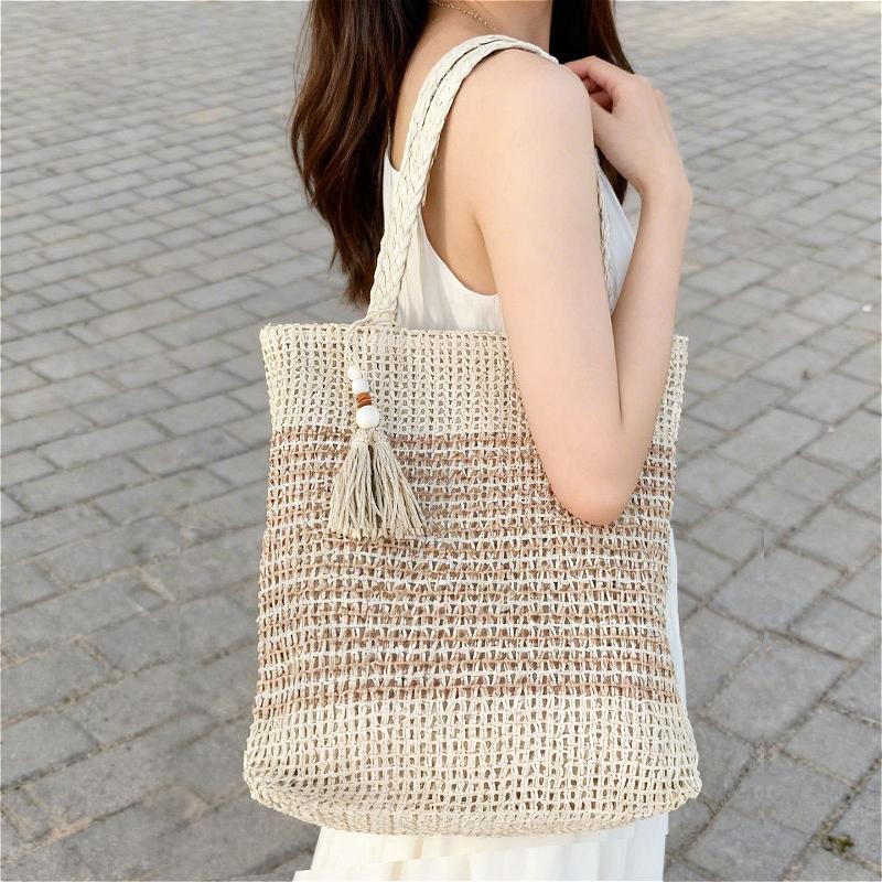 Women Straw Tote Bag Large Capacity Woven Handbag Summer Beach Bag Tassel Decor Boho Shoulder Bag Handmade Rattan Tote