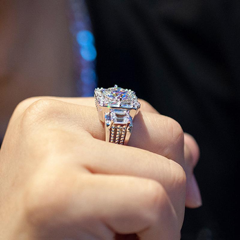 New, luxury T-square zircon men's ring, copper-plated platinum full of small diamonds, domineering men's ring.