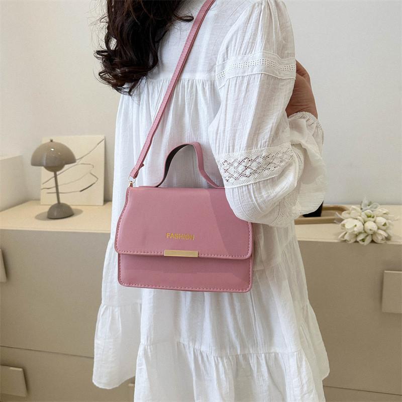 Chic Retro Womens Handbag Casual Shoulder Bag Fashionable Small Square Bag