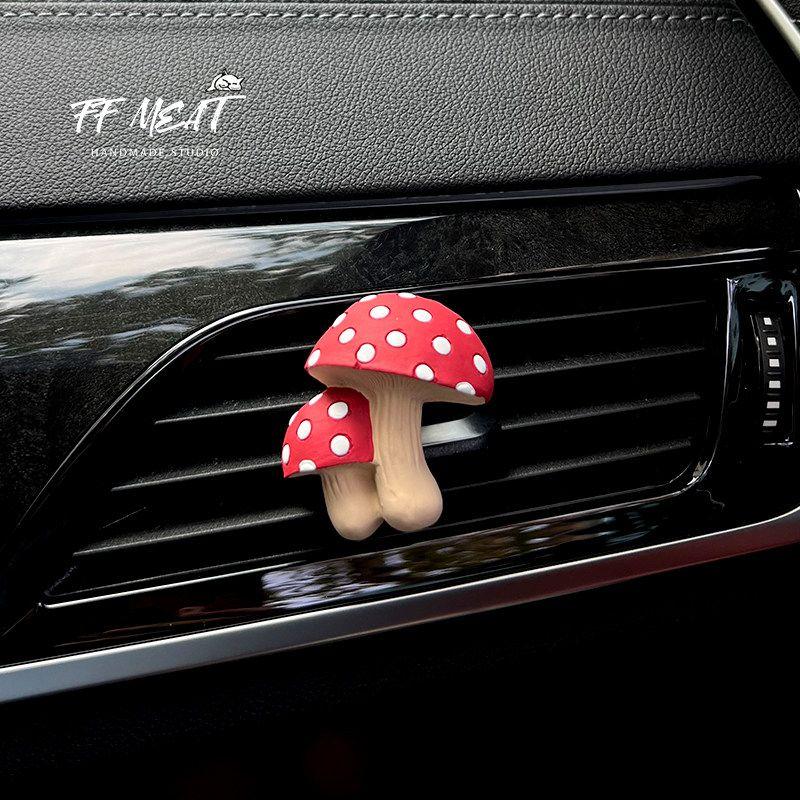 

Car Perfume and Aroma Diffuser, Cute and Adorable Mushroom Baby Car Air Conditioning Vent Center Console Diffuser Stone Decoration Accessory Red Mushroom (a Bottle of Essential Oil)