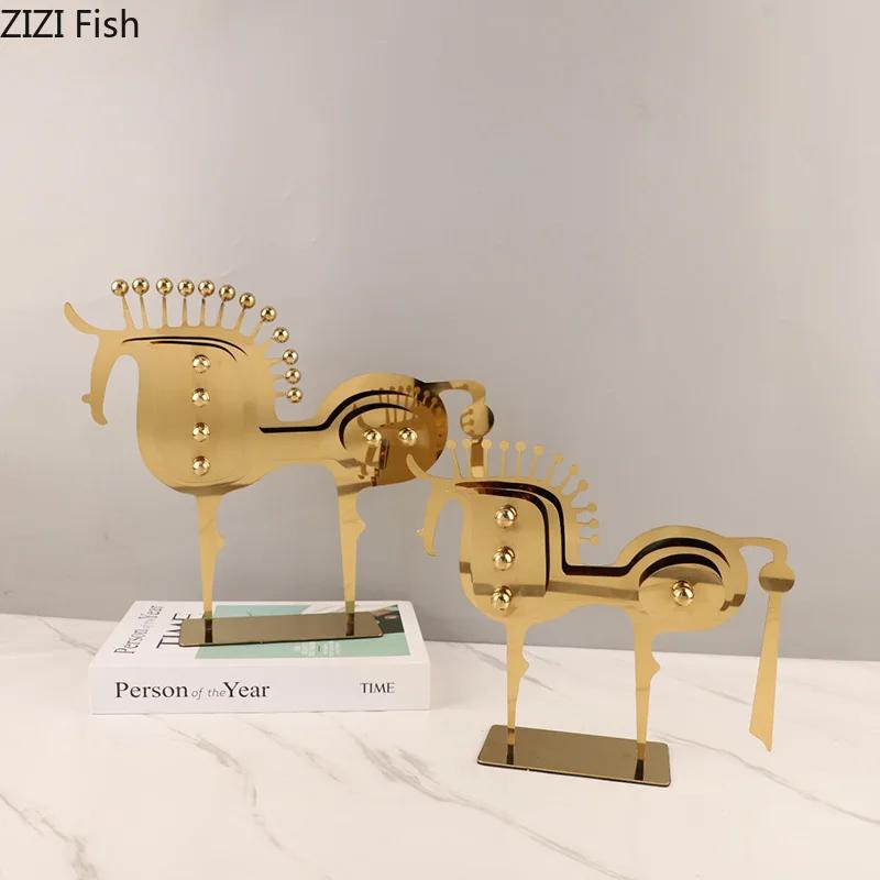 Abstract Golden Horse Metal Animal Sculpture Desk Decoration Ornaments Modern Crafts Creative Animal Statue Room Aesthetic Decor