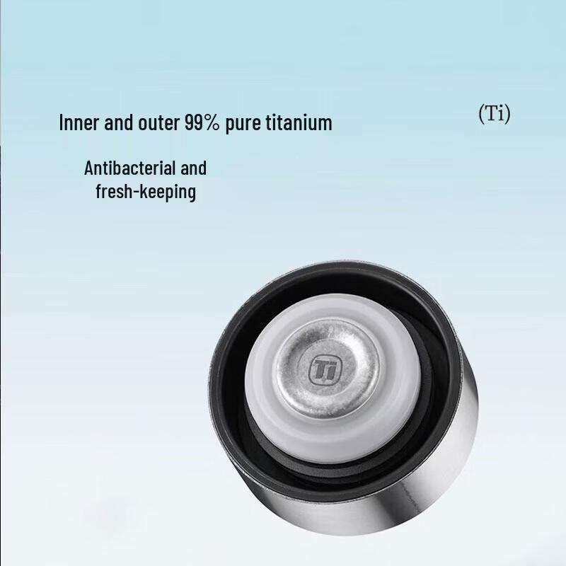 DESLON Lightweight Titanium Insulated Bottle