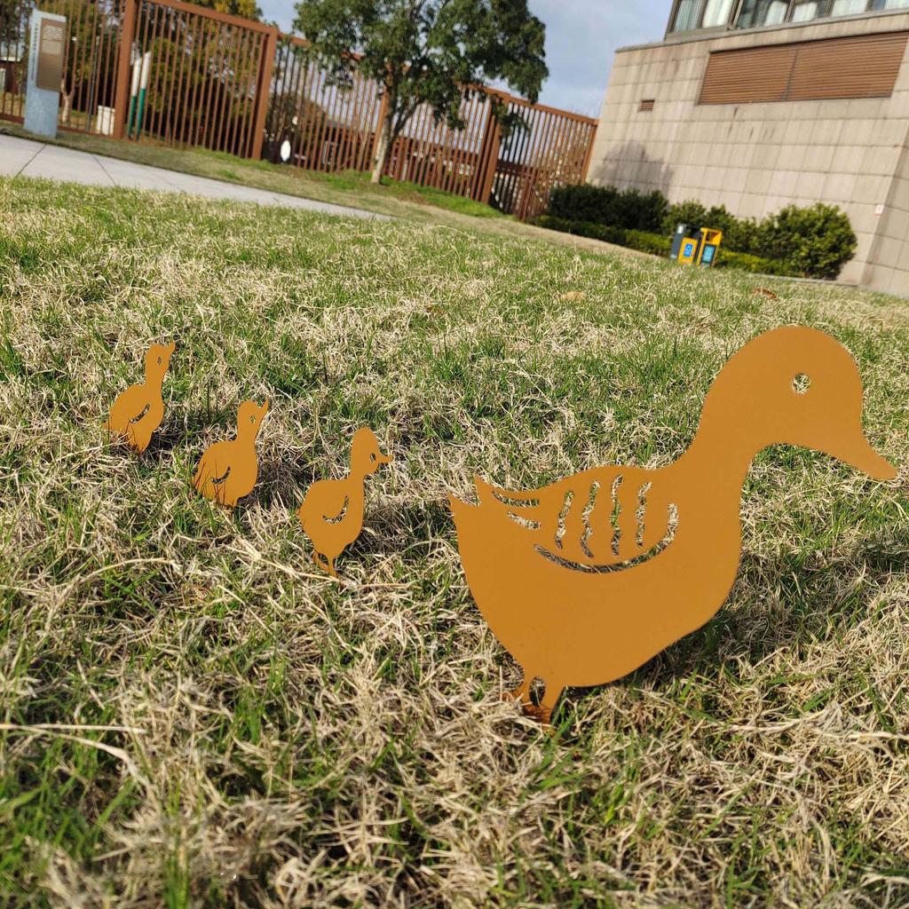 Creative Wrought Iron Duck Family Garden Silhouette Ornaments